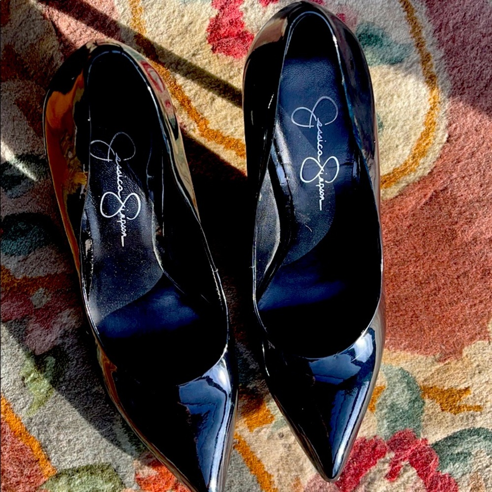 Jessica Simpson / Shiny Black Pointed Heels. Sz 8